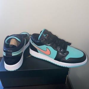 Jordan 1 Low SE (GS)